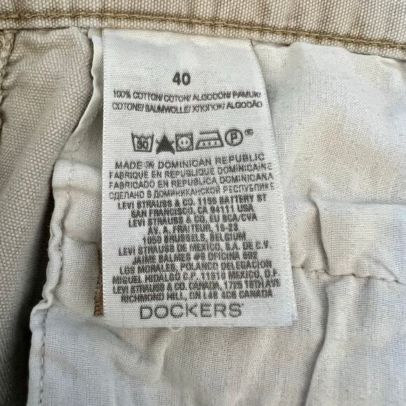 Dockers Cargo Shorts Men's W40 Khaki W/ hook and loop Flap Cargo Pockets - Picture 8 of 11